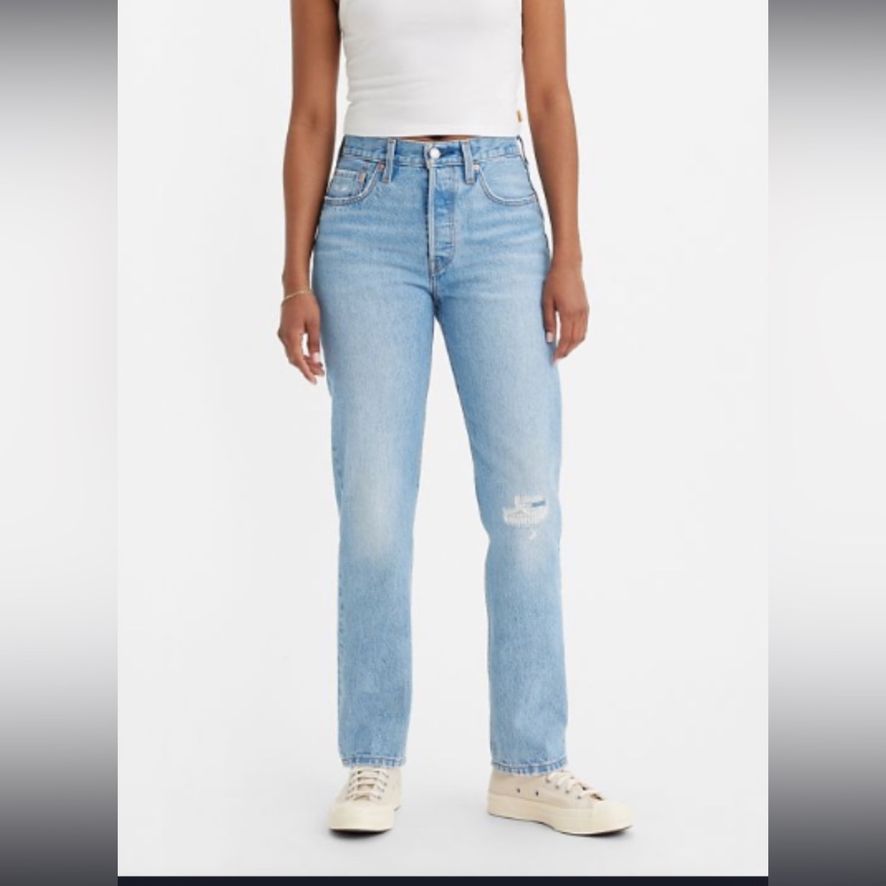 Lighter washed ripped Levi 501 jeans size 27